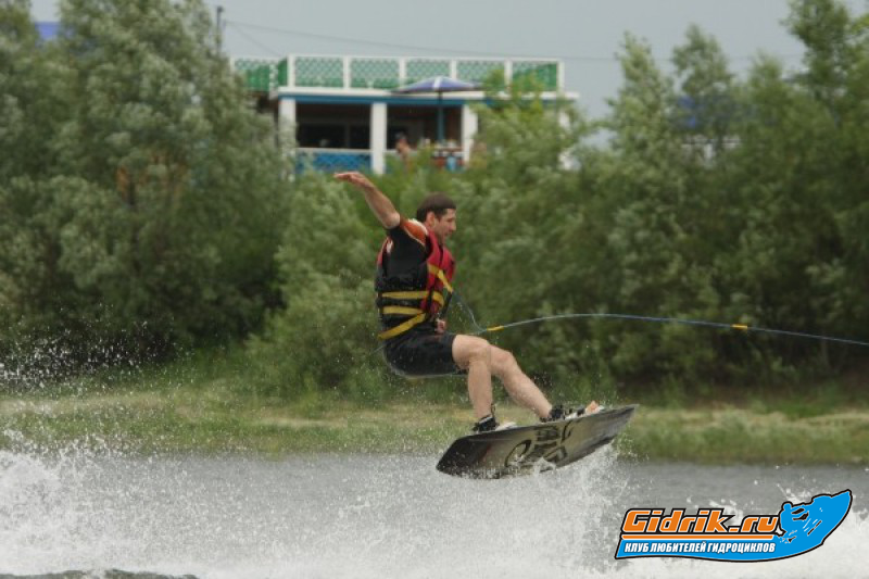 9 Выше метра от воды оторваться не получается....JPG